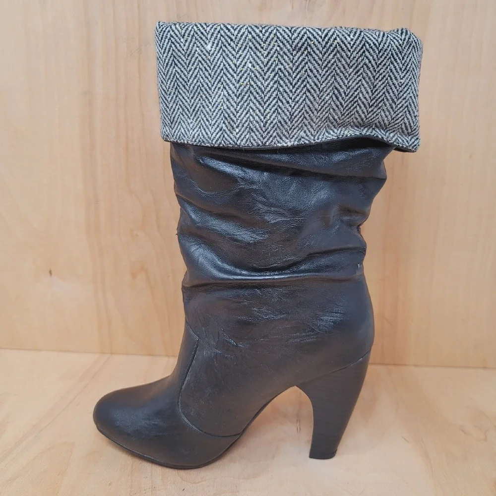 QUPID Women's Boots Size 6.5 Black Knee Hi Roll Down Tweed Pull Ons